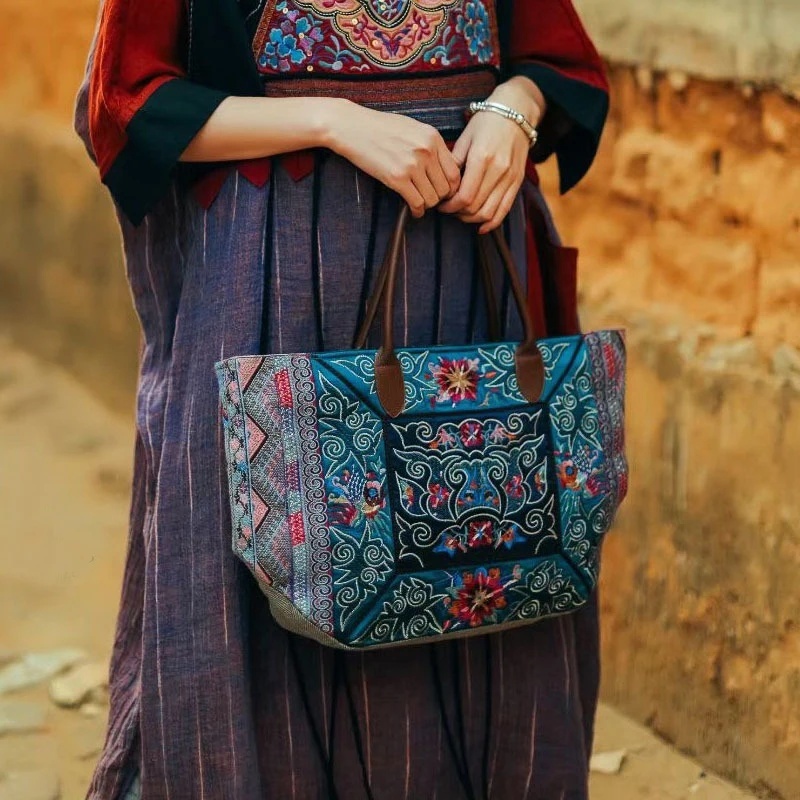 Luxury Bags On Sales - حقائب يد مطرزة أصلية مزدوجة الجوانب