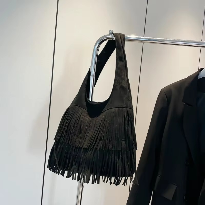 حقائب كتف بشرابة من جلد الغزال - مراجعة Luxury Bags On Sales وسعره
