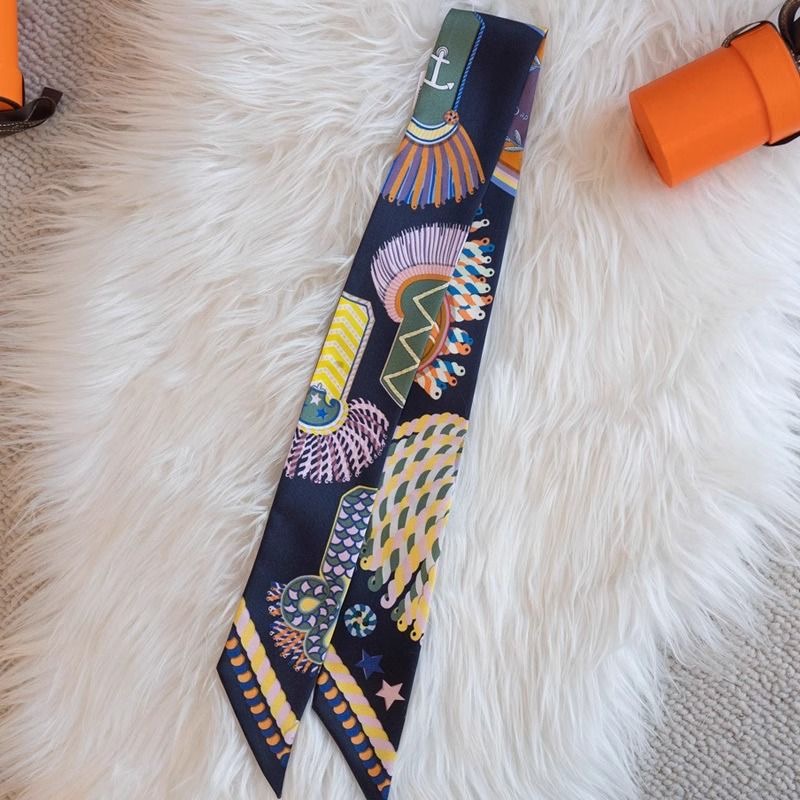 وشاح طويل فاخر مع تصميم الكتفي - مراجعة Luxury Bags Hermes وسعره